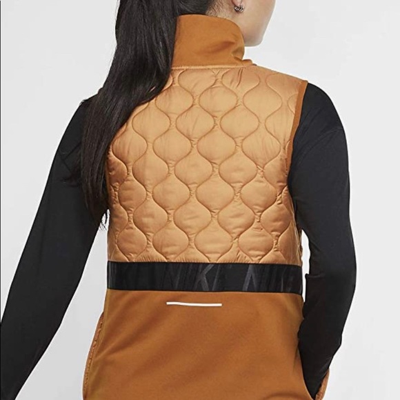 Ladies Nike running vest - Picture 6 of 6